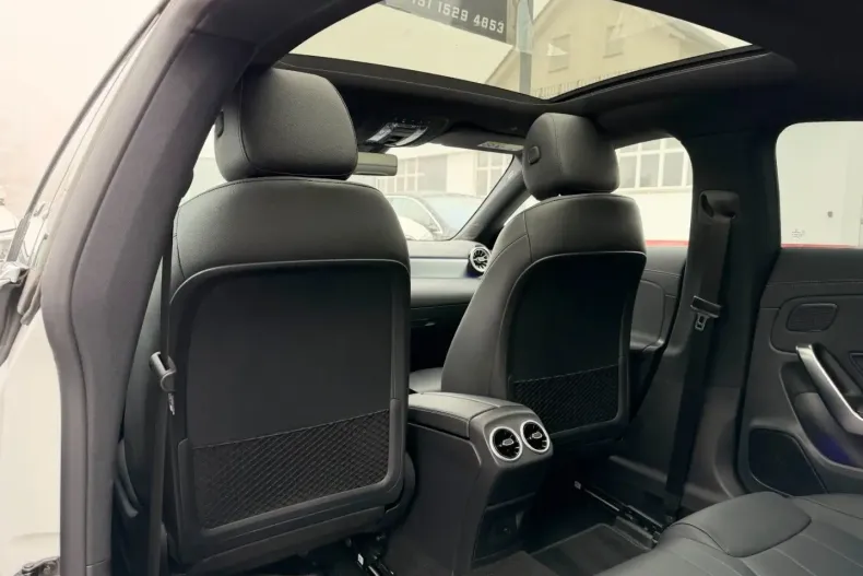 Mercedes-Benz CLA 200 din 2021 cu 13.000 km - oferta MER165397 - foto 12