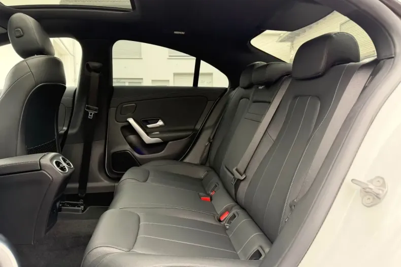 Mercedes-Benz CLA 200 din 2021 cu 13.000 km - oferta MER165397 - foto 24