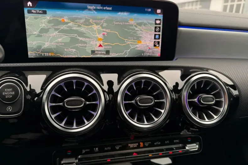 Mercedes-Benz CLA 200 din 2021 cu 13.000 km - oferta MER165397 - foto 30