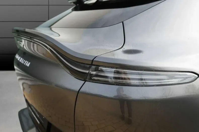 Aston Martin DBX din 2024 cu 45.900 km - oferta AST165418 - foto 9