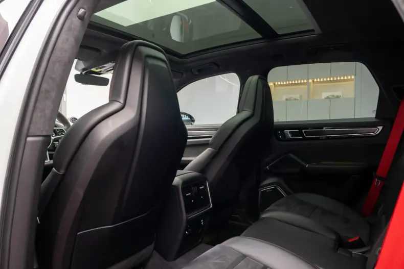 Porsche Cayenne din 2022 cu 96.000 km - oferta POR165425 - foto 3