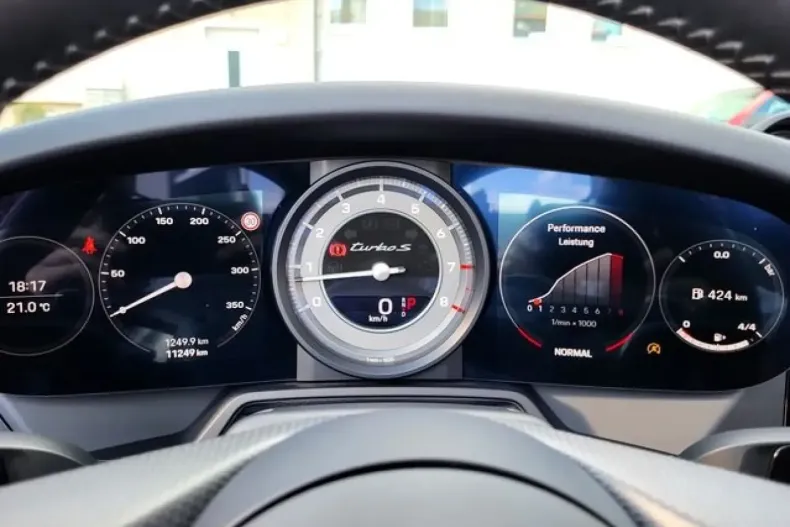 Porsche 992 din 2024 cu 11.250 km - oferta POR165434 - foto 18