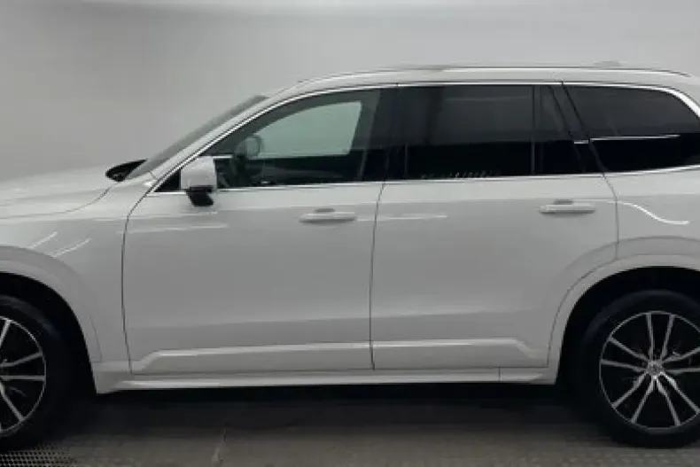 Volvo XC90 din 2022 cu 59.987 km - oferta VOL165446 - foto 3