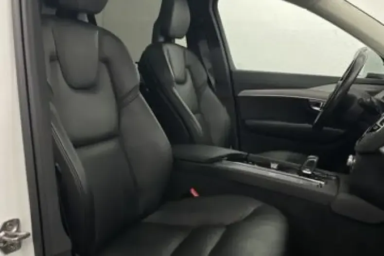 Volvo XC90 din 2022 cu 59.987 km - oferta VOL165446 - foto 8