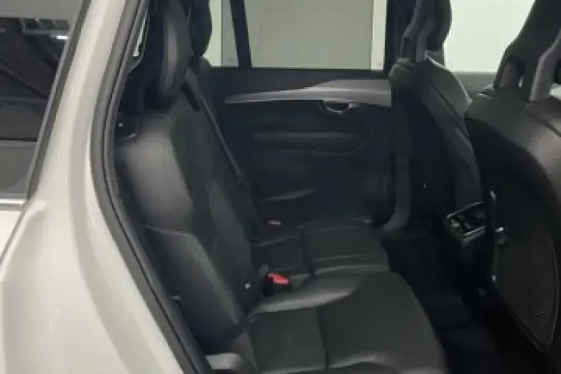 Volvo XC90 din 2022 cu 59.987 km - oferta VOL165446 - foto 9