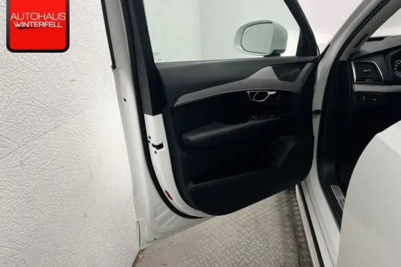 Volvo XC90 din 2022 cu 59.987 km - oferta VOL165446 - foto 34