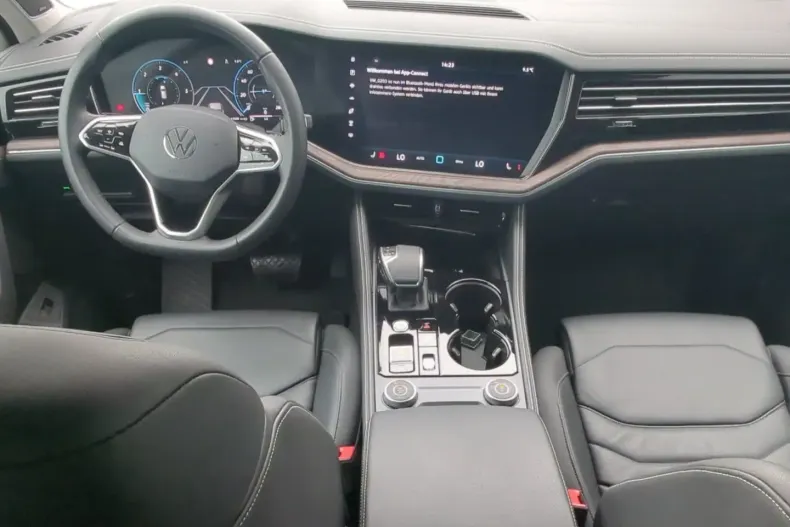 Volkswagen Touareg din 2024 cu 47.700 km - oferta VOL165447 - foto 9