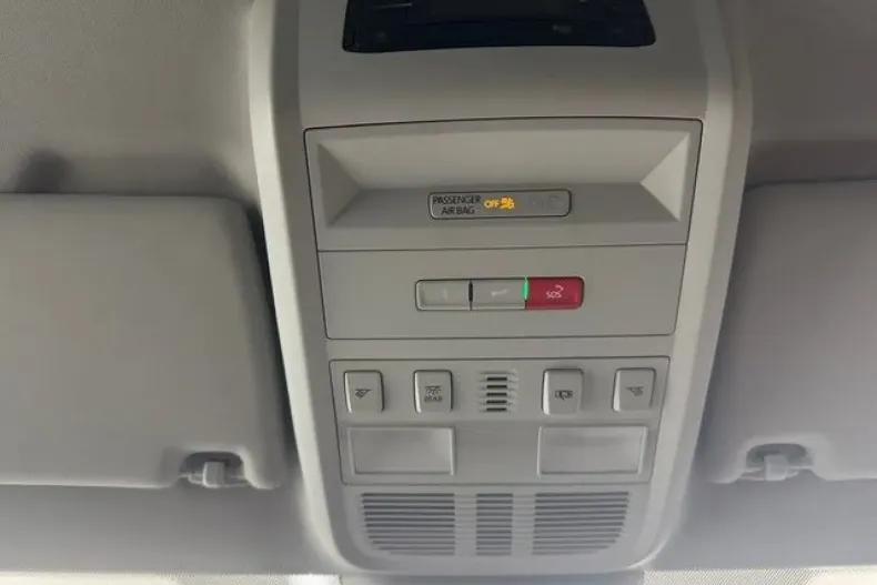 Volkswagen T6 Multivan din 2022 cu 64.690 km - oferta VOL165449 - foto 8