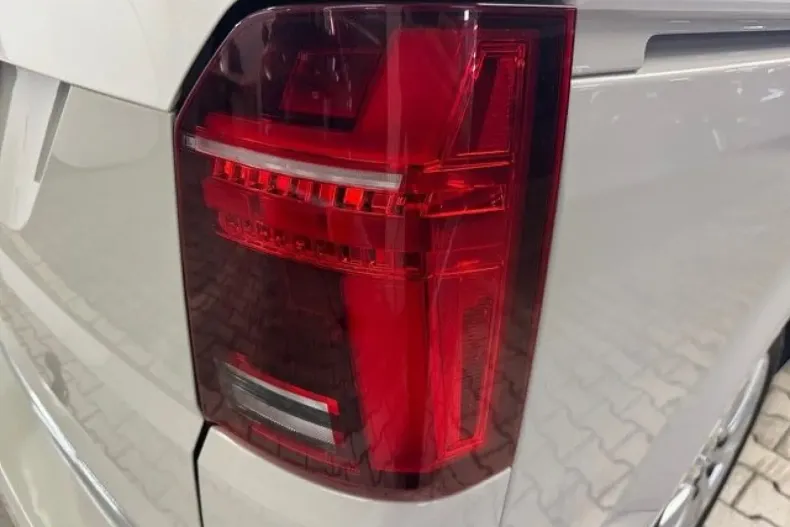 Volkswagen T6 Multivan din 2022 cu 64.690 km - oferta VOL165449 - foto 16