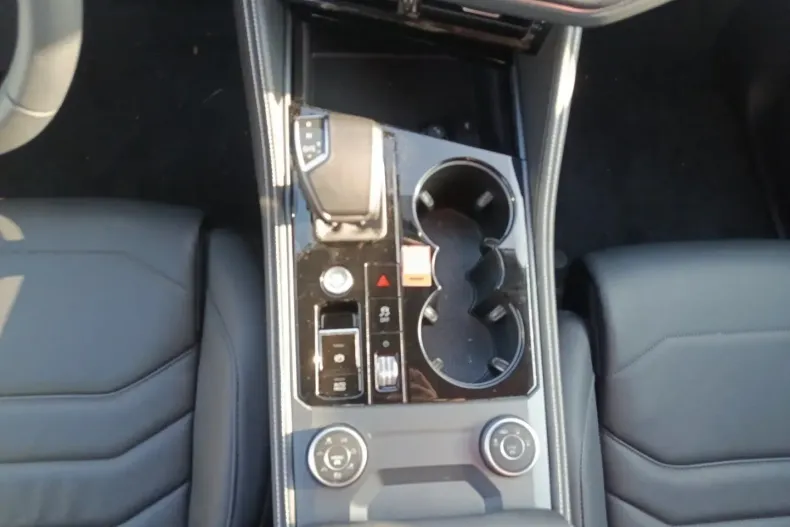 Volkswagen Touareg din 2025 cu 26.429 km - oferta VOL165450 - foto 13