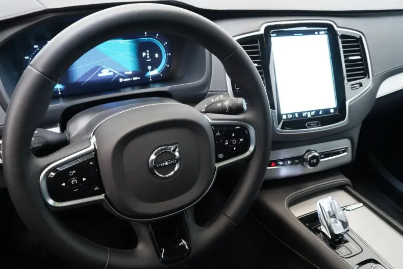 Volvo XC90 din 2023 cu 66.554 km - oferta VOL165454 - foto 8