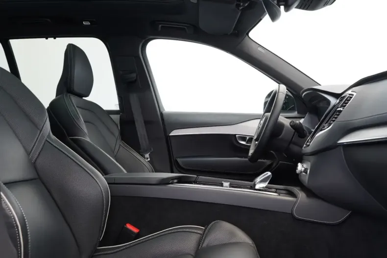 Volvo XC90 din 2023 cu 66.554 km - oferta VOL165454 - foto 17