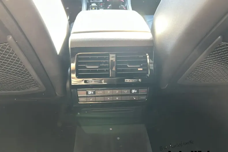 Volkswagen Touareg din 2025 cu 26.020 km - oferta VOL165467 - foto 12