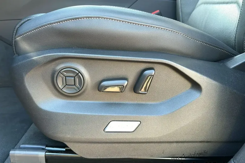 Volkswagen Touareg din 2025 cu 26.020 km - oferta VOL165467 - foto 16