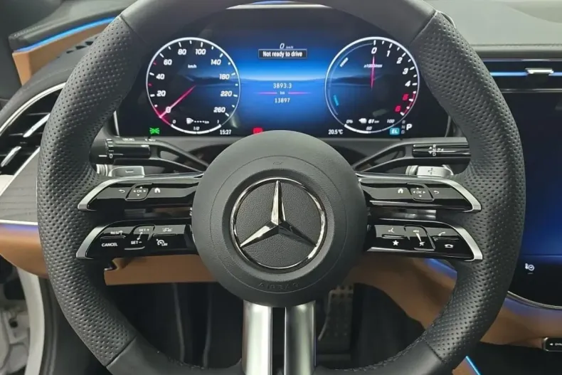 Mercedes-Benz E 300 din 2025 cu 13.889 km - oferta MER165473 - foto 11