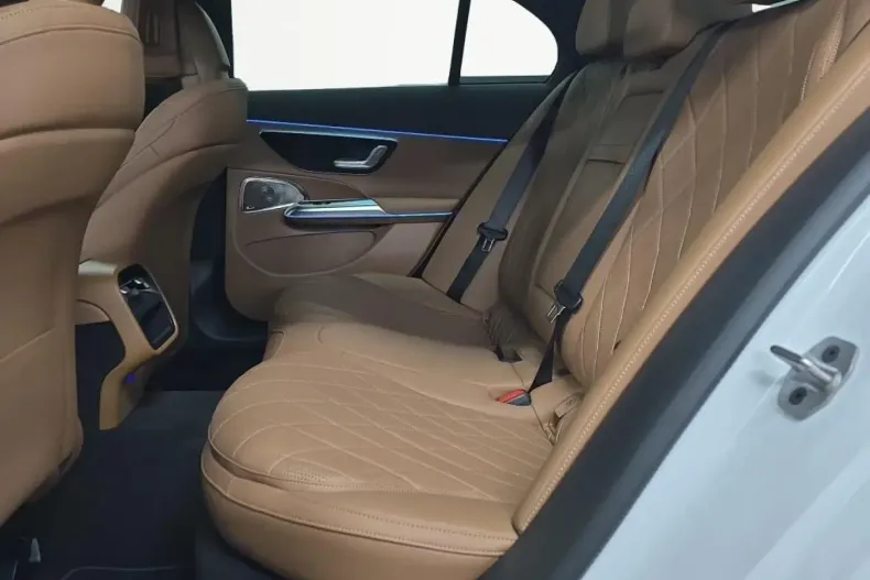 Mercedes-Benz E 300 din 2025 cu 13.889 km - oferta MER165473 - foto 15