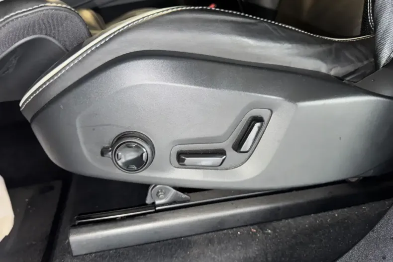 Volvo XC90 din 2022 cu 91.161 km - oferta VOL165474 - foto 11