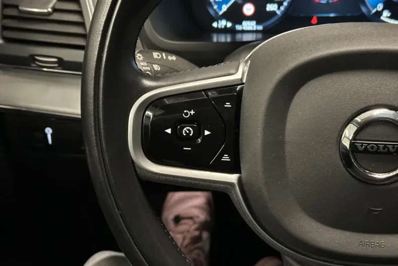 Volvo XC90 din 2022 cu 82.650 km - oferta VOL165477 - foto 13