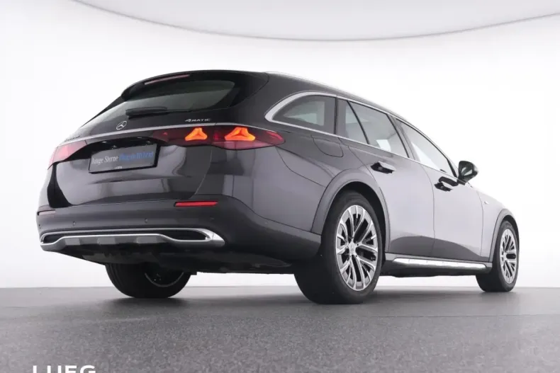 Mercedes-Benz E 300 din 2024 cu 14.701 km - oferta MER165478 - foto 8