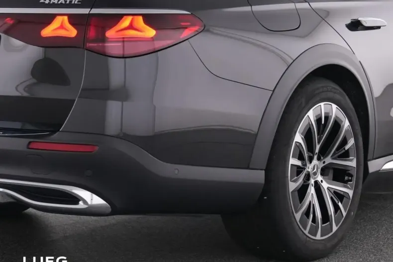 Mercedes-Benz E 300 din 2024 cu 14.701 km - oferta MER165478 - foto 10