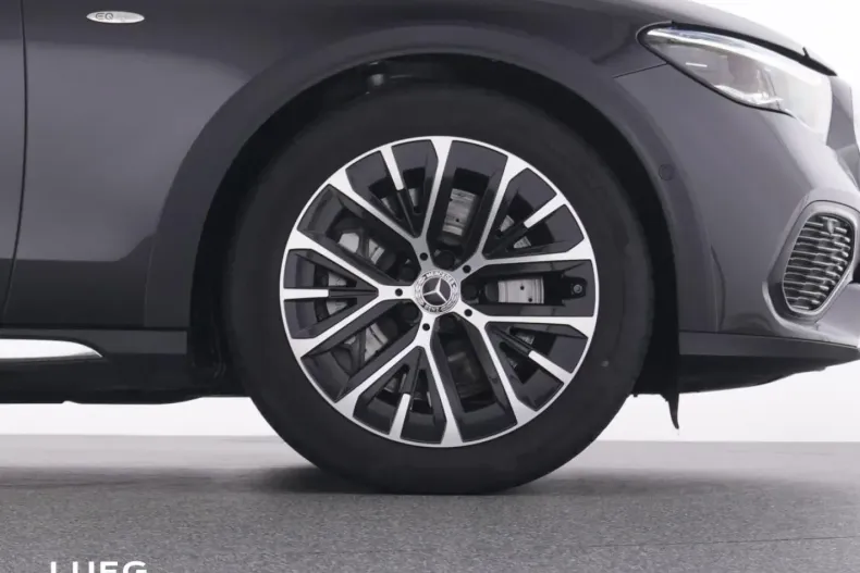 Mercedes-Benz E 300 din 2024 cu 14.701 km - oferta MER165478 - foto 22