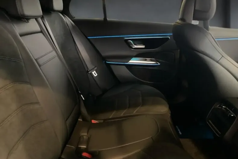 Mercedes-Benz E 300 din 2025 cu 9.496 km - oferta MER165480 - foto 13