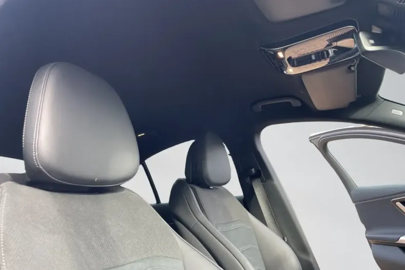 Mercedes-Benz E 300 din 2025 cu 15.500 km - oferta MER165483 - foto 18