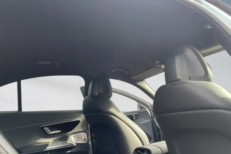 Mercedes-Benz E 300 din 2025 cu 15.500 km - oferta MER165483 - foto 19