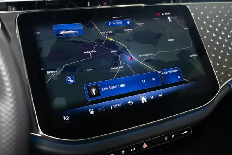 Mercedes-Benz E 300 din 2024 cu 8.229 km - oferta MER165486 - foto 9