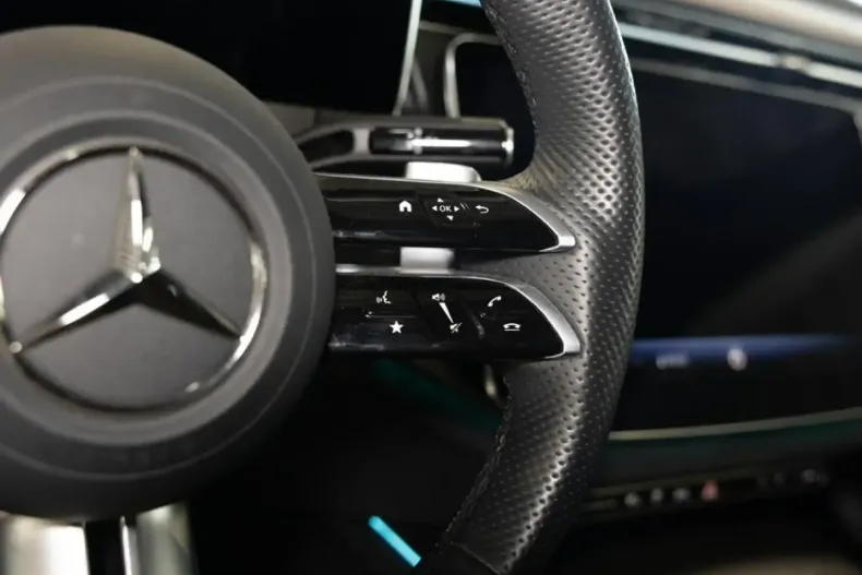 Mercedes-Benz E 300 din 2024 cu 8.229 km - oferta MER165486 - foto 17