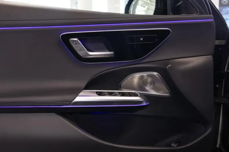 Mercedes-Benz E 300 din 2024 cu 8.229 km - oferta MER165486 - foto 18