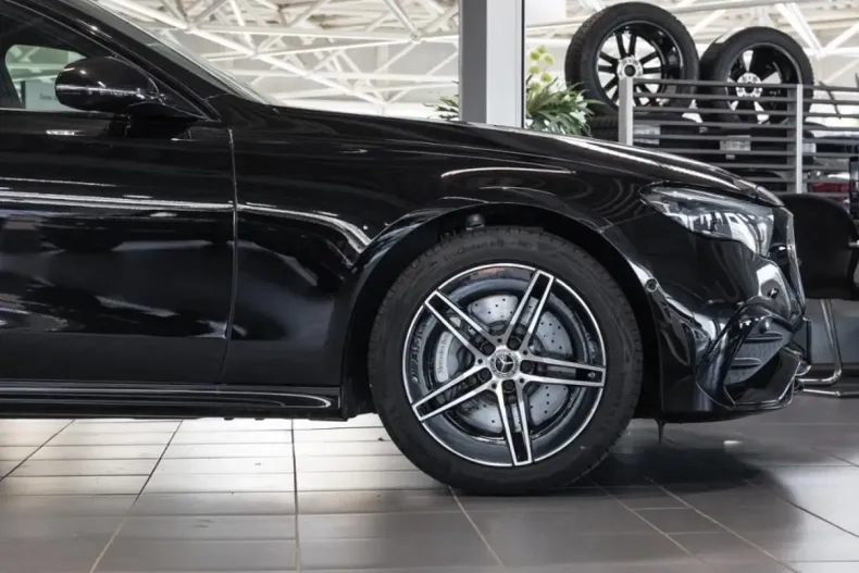 Mercedes-Benz E 300 din 2024 cu 8.229 km - oferta MER165486 - foto 24