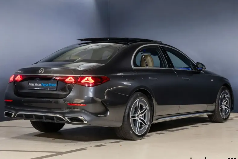 Mercedes-Benz E 300 din 2025 cu 4.216 km - oferta MER165488 - foto 2