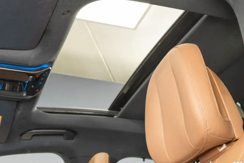 Mercedes-Benz E 300 din 2025 cu 4.216 km - oferta MER165488 - foto 12