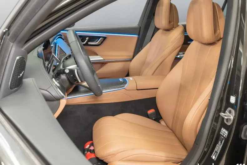 Mercedes-Benz E 300 din 2025 cu 4.216 km - oferta MER165488 - foto 13