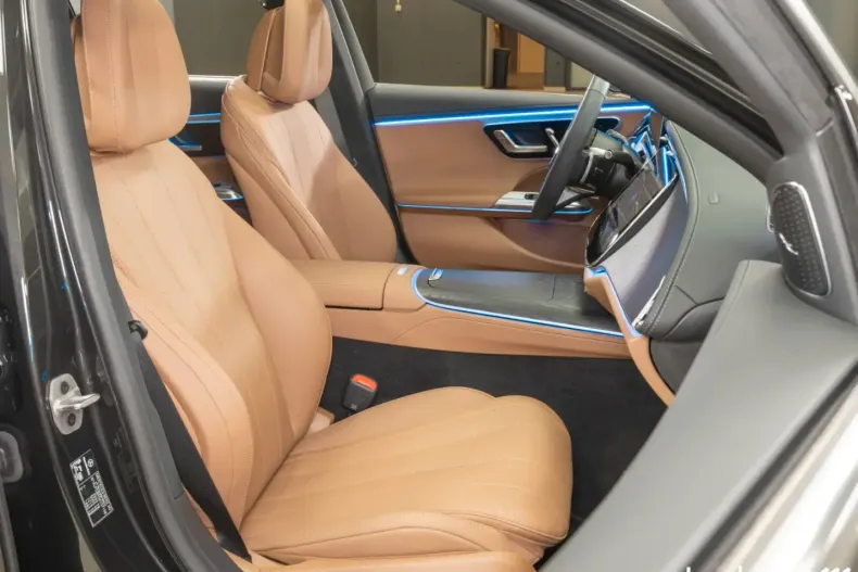 Mercedes-Benz E 300 din 2025 cu 4.216 km - oferta MER165488 - foto 16