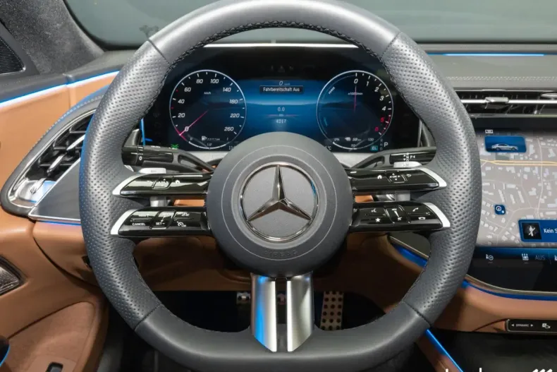 Mercedes-Benz E 300 din 2025 cu 4.216 km - oferta MER165488 - foto 19