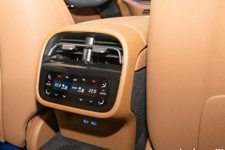 Mercedes-Benz E 300 din 2025 cu 4.216 km - oferta MER165488 - foto 23