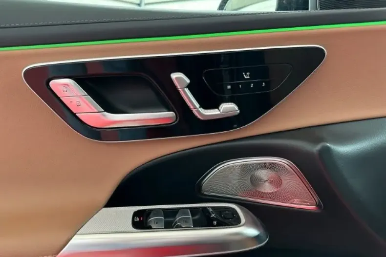 Mercedes-Benz E 300 din 2024 cu 27.491 km - oferta MER165490 - foto 12