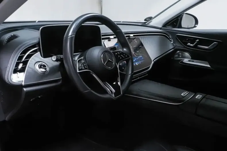 Mercedes-Benz E 300 din 2024 cu 24.722 km - oferta MER165491 - foto 5