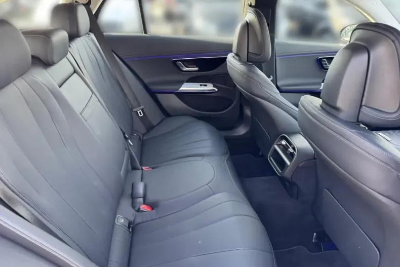 Mercedes-Benz E 300 din 2025 cu 10.540 km - oferta MER165492 - foto 12