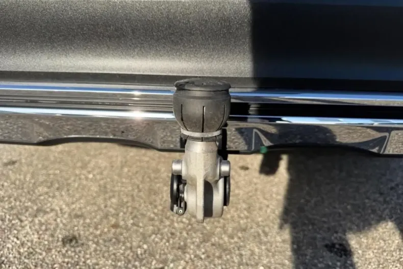 Mercedes-Benz E 300 din 2025 cu 10.540 km - oferta MER165492 - foto 18