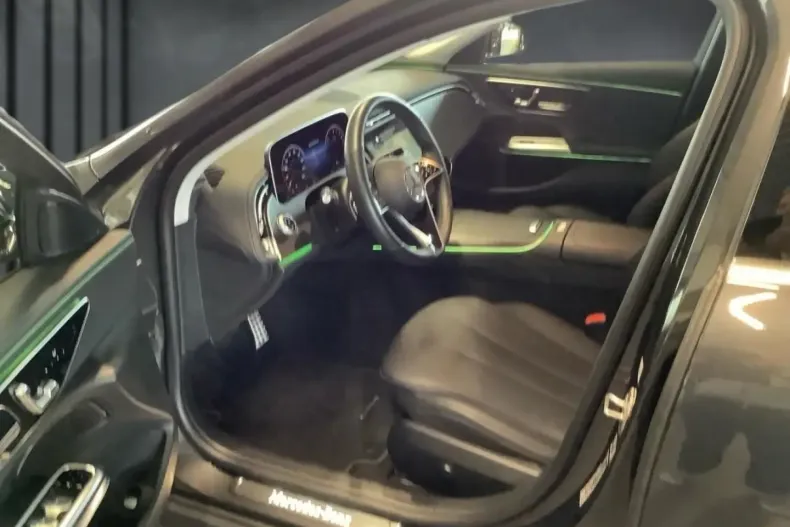 Mercedes-Benz E 300 din 2024 cu 41.052 km - oferta MER165493 - foto 7