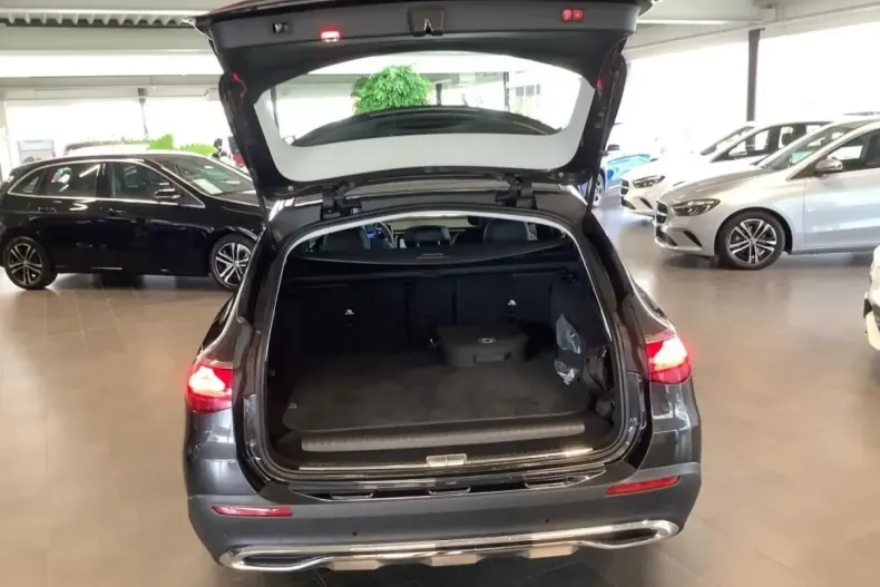 Mercedes-Benz E 300 din 2024 cu 41.052 km - oferta MER165493 - foto 10