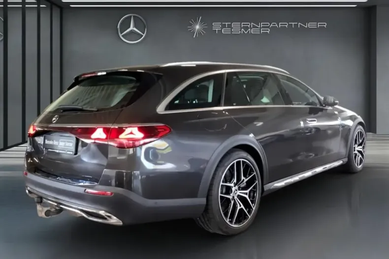 Mercedes-Benz E 300 din 2024 cu 41.052 km - oferta MER165493 - foto 13