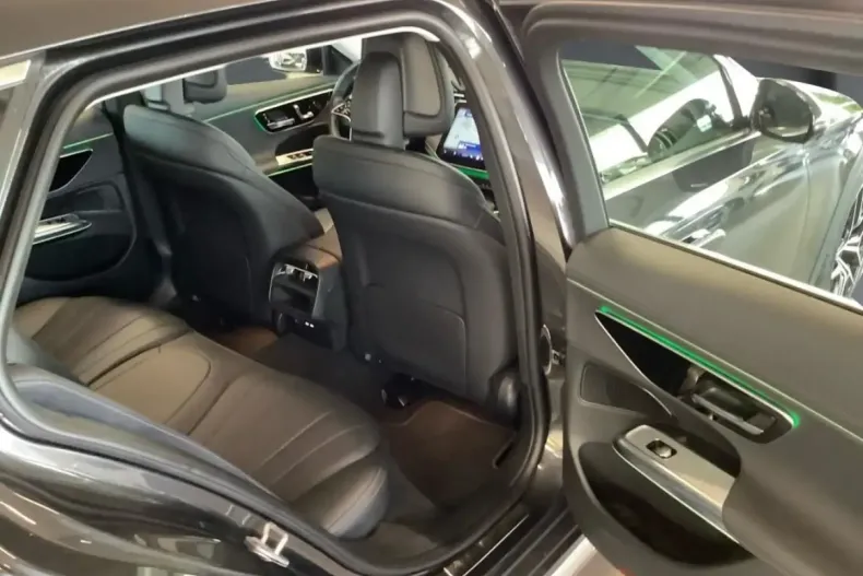 Mercedes-Benz E 300 din 2024 cu 41.052 km - oferta MER165493 - foto 14