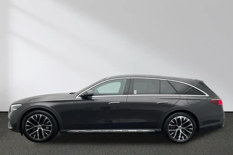 Mercedes-Benz E 300 din 2024 cu 39.500 km - oferta MER165495 - foto 3