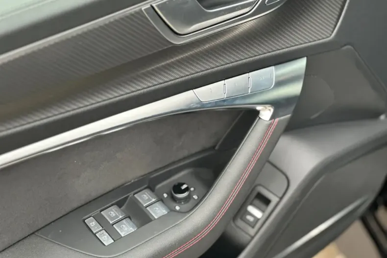 Audi RS6 din 2024 cu 12.000 km - oferta AUD165508 - foto 13