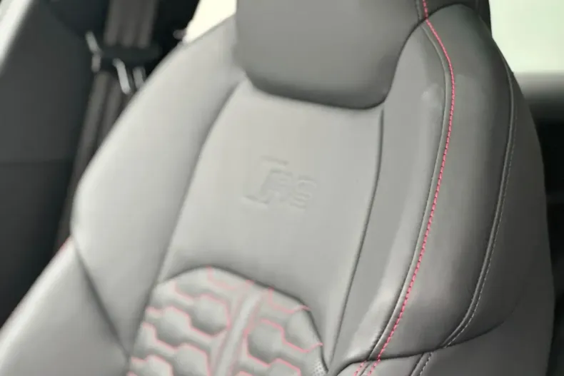 Audi RS6 din 2024 cu 12.000 km - oferta AUD165508 - foto 18