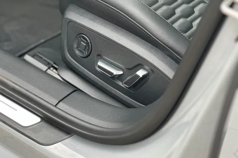 Audi RS6 din 2024 cu 16.000 km - oferta AUD165510 - foto 19